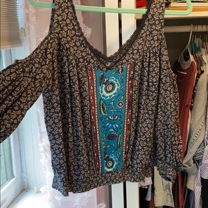 Cropped top with cut out sleeves